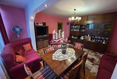 Apartament cu 3 camere semidecomandat în Micro II
