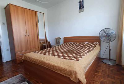 Apartament cu 3 camere semidecomandat în Central - 3