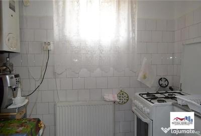 Casă cu 9 camere cu Teren 650 Mp în Central - 1