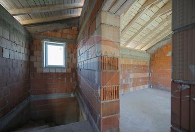 De vanzare casa cu un proiect deosebit, la rosu , Str. Gheorghe Doja - 29
