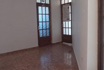 Spațiu comercial, de 319 mp, în Central - 11