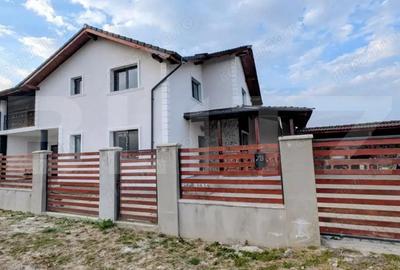 Casă cu Teren 300 Mp în Micești - 2