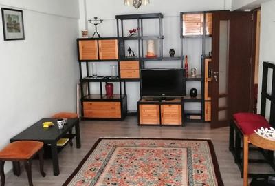 Apartament cu 2 camere decomandat în Titan