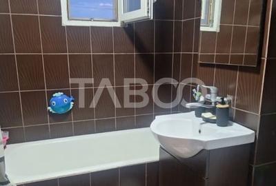 Apartament cu 3 camere decomandat, mobilat în Valea Aurie - 10