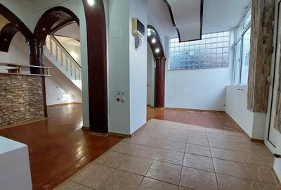 Piata Unirii – Calea Calarasilor - Hala Traian, PROPRIETAR, vand casa P+M, 4 cam - 4