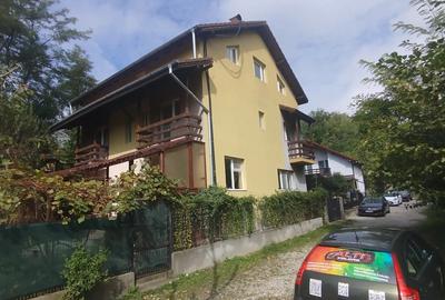 Casa ideala familie 5 dormitoare, 4 bai , 2 livinguri, beci ?i mansarda 300 mp - 1