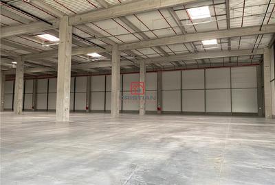 Spațiu comercial, de 5,000 mp, în Central - 10