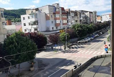 Apartament cu 2 camere semidecomandat în Central - 1