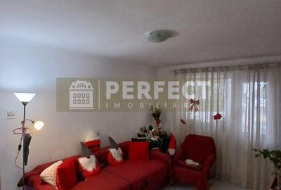 Apartament cu 3 camere semidecomandat în Nord