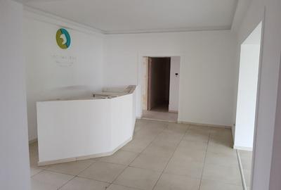 Casă cu 5 camere cu Teren 325 Mp în UTA - 4