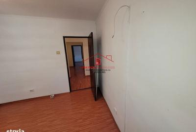 Apartament cu 3 camere decomandat în Piața Nouă - 4