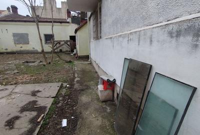 Casă individuală cu 4 camere cu Canalizare în Central - 4