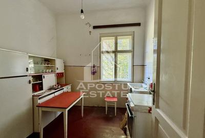 Casă cu 4 camere cu Canalizare în Central - 9