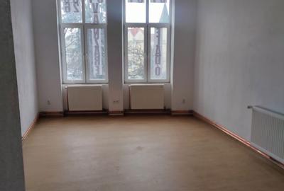 Apartament cu 2 camere decomandat în Central - 1