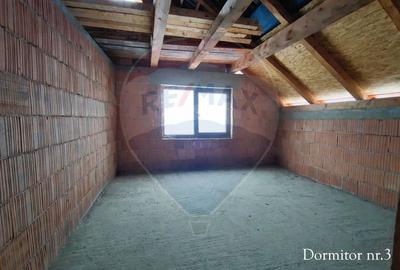 Casă cu 4 camere cu Teren 294 Mp în Cristian - 4