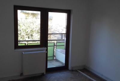 Apartament cu 3 camere decomandat în Micro 17 - 2