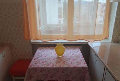 Apartament cu 2 camere semidecomandat în Tractorul - 7