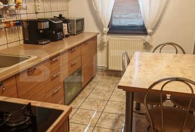 Apartament cu 3 camere decomandat în Central - 4