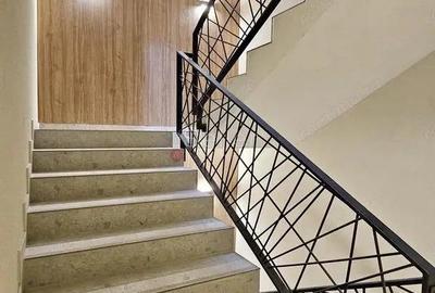 Apartament cu 3 camere decomandat în Brașovul Vechi - 19