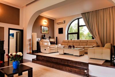 Casă individuală cu 5 camere cu Canalizare în Corbeanca