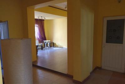 Casă cu 3 camere cu Canalizare în Floreasca - 1