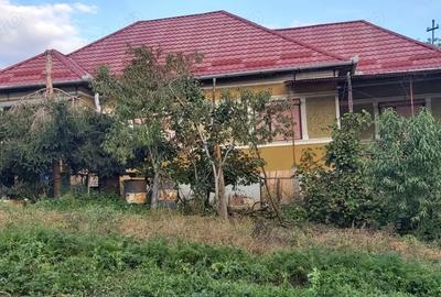 Vand casa la sat - 1