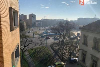 Apartament cu 4 camere de 92mp - zona Ultracentral - 1