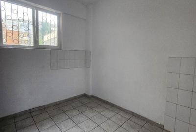Spațiu comercial, de 75 mp, în Central - 7