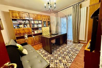 Apartament cu 3 camere de vânzare în zona Rovine - 3