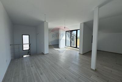 Casă cu 5 camere cu Teren 440 Mp în Periș - 4