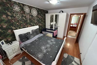 Titan Ozana 3 Camere Etaj 2 Centrala Proprie Instalatii Schimbate - 2