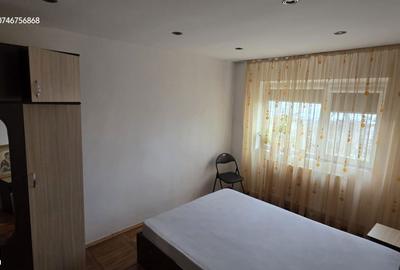 Apartament cu 3 camere decomandat în Micro 6 - 7
