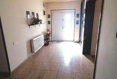 Casă cu 7 camere cu Teren 400 Mp în Domnești - 13