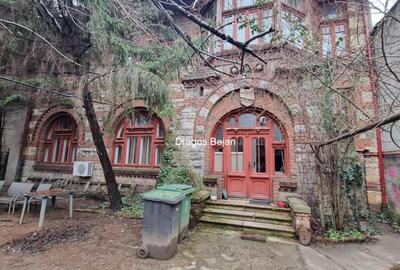 Apartament cu 3 camere în Calea Victoriei