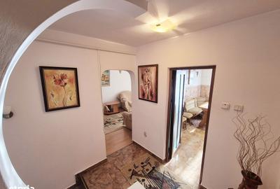 Apartament cu 3 camere în Central - 2