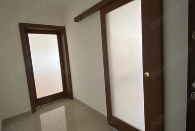 Vand apartament 3 camere, zona centrala Vand apartament 3 camere, zona centrala - 1