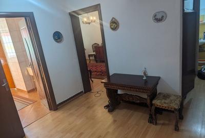Apartament cu 4 camere decomandat în Rahova - 2