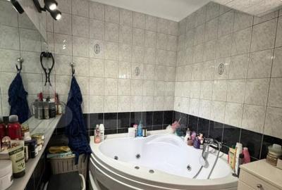 Apartament cu 4 camere decomandat în Burdujeni