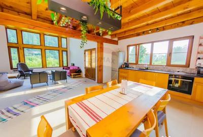 Casă cu 7 camere cu Teren 6370 Mp în Groși