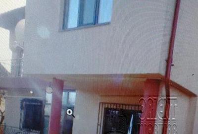 Casă cu 6 camere cu Teren 520 Mp în Lazu - 9