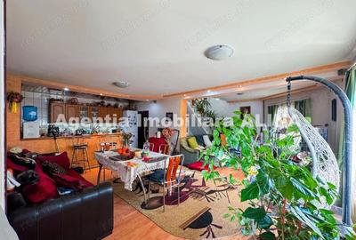 Casă cu 5 camere cu Teren 329 Mp în Ceangăi - 10