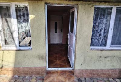 Casă cu 3 camere cu Teren 520 Mp în Central - 1