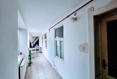 Casă mare, Parter + Etaj, la Vasiova, pe strada Principală (Tudor Vladimirescu) - 3