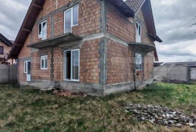 Casa la rosu de vanzare in Vulcan - Brasov - 13