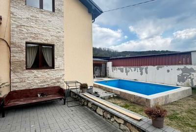 Casă cu 4 camere în Eșelnița - 1