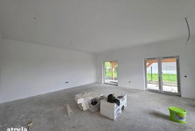 Casă cu 4 camere cu Teren 500 Mp în Central - 2