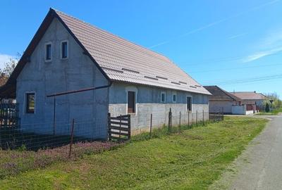 Casă cu 4 camere în Central - 1