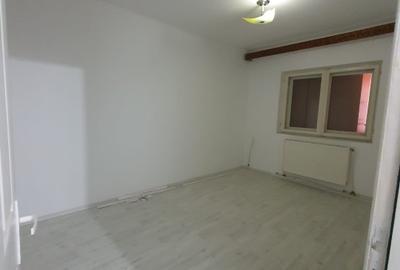 Apartament 3 camere ,parter , Dorohoi Plevna /Piata Mica - 4