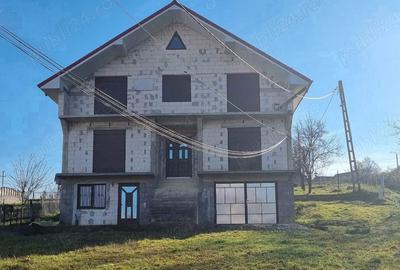 Casă cu 5 camere în Boinești - 1
