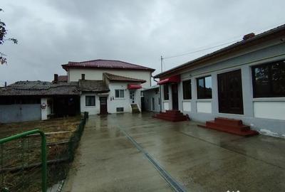 Casă cu 5 camere cu Canalizare în Central - 16